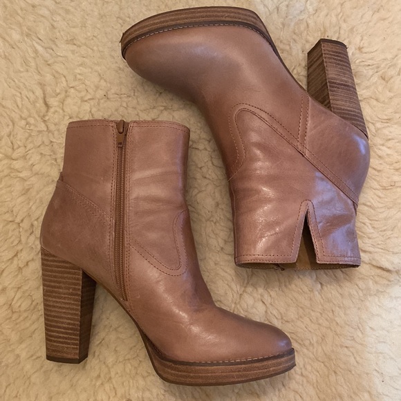 Lucky Brand Heeled Pumps Macaroon Tan Leather Women’s size 9 EUC with box - Picture 6 of 13